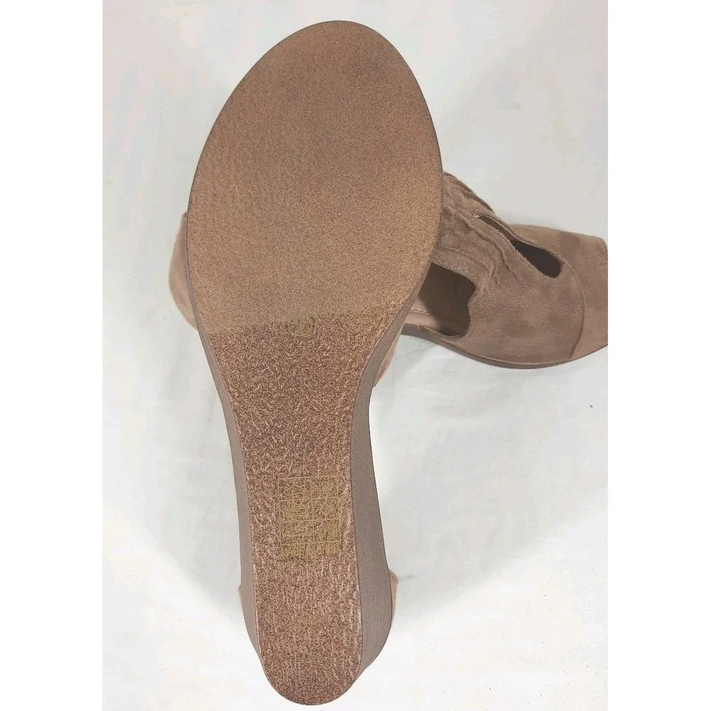 NEW Journee‎ Collection Kedzie Women's Wedges Taupe Size 9
